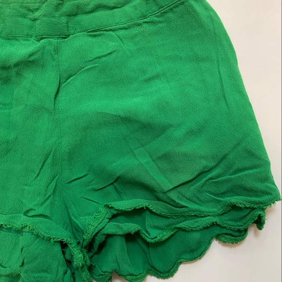 Free people green flowy shorts with scallop trim size s - Picture 4 of 5